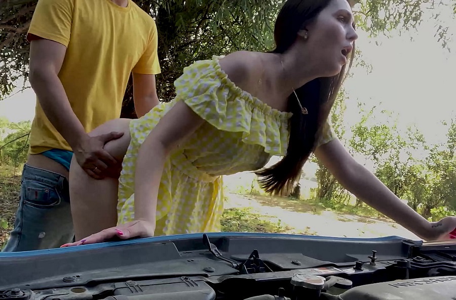 Amateur Wife Broke Car And Fuck With Stranger